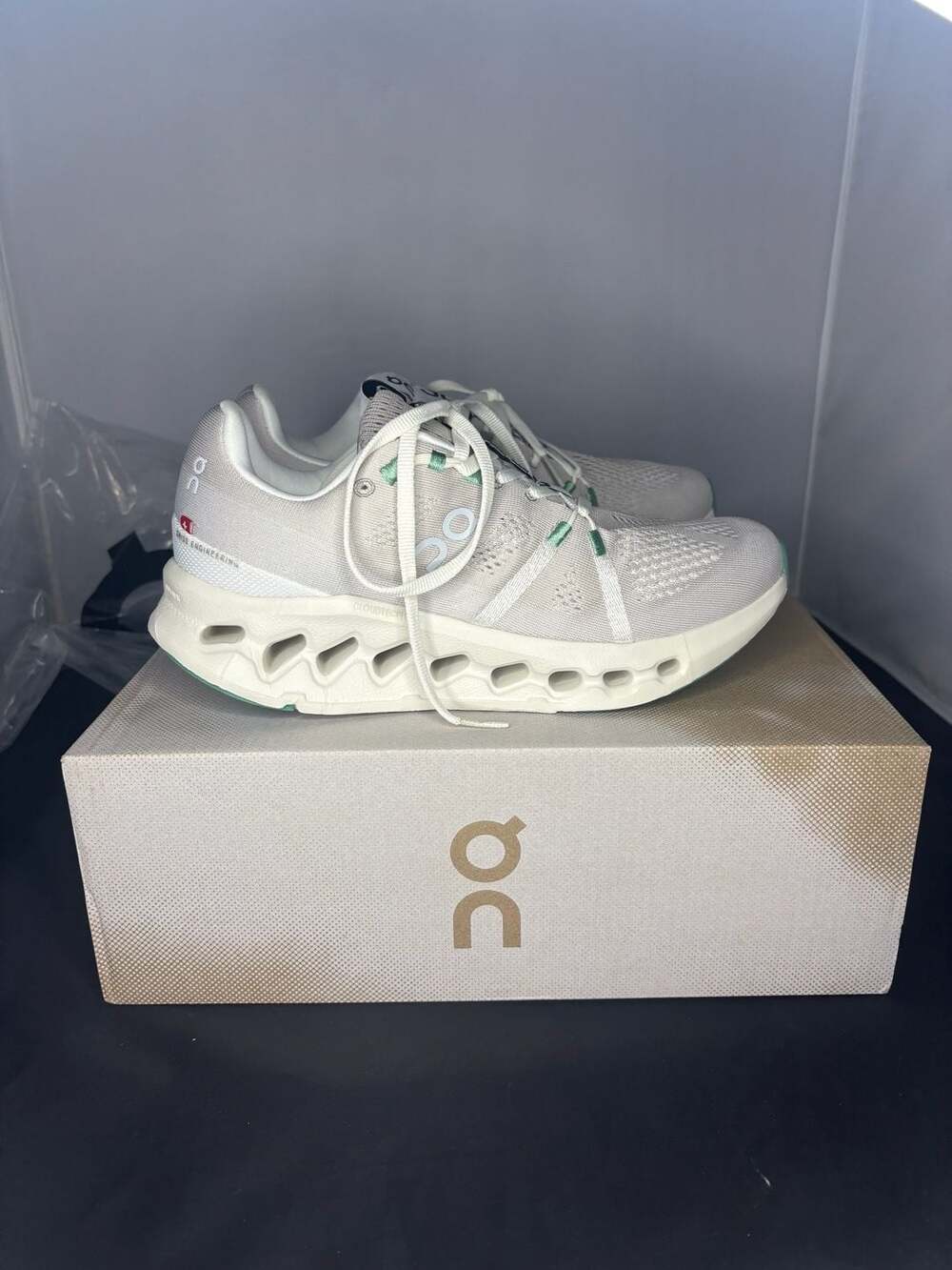 On Cloudsurfer Size M7 W8.5 Pearl Ivory New W Box